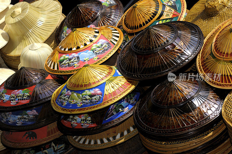 传统泰国帽子在damnoen saduak出售